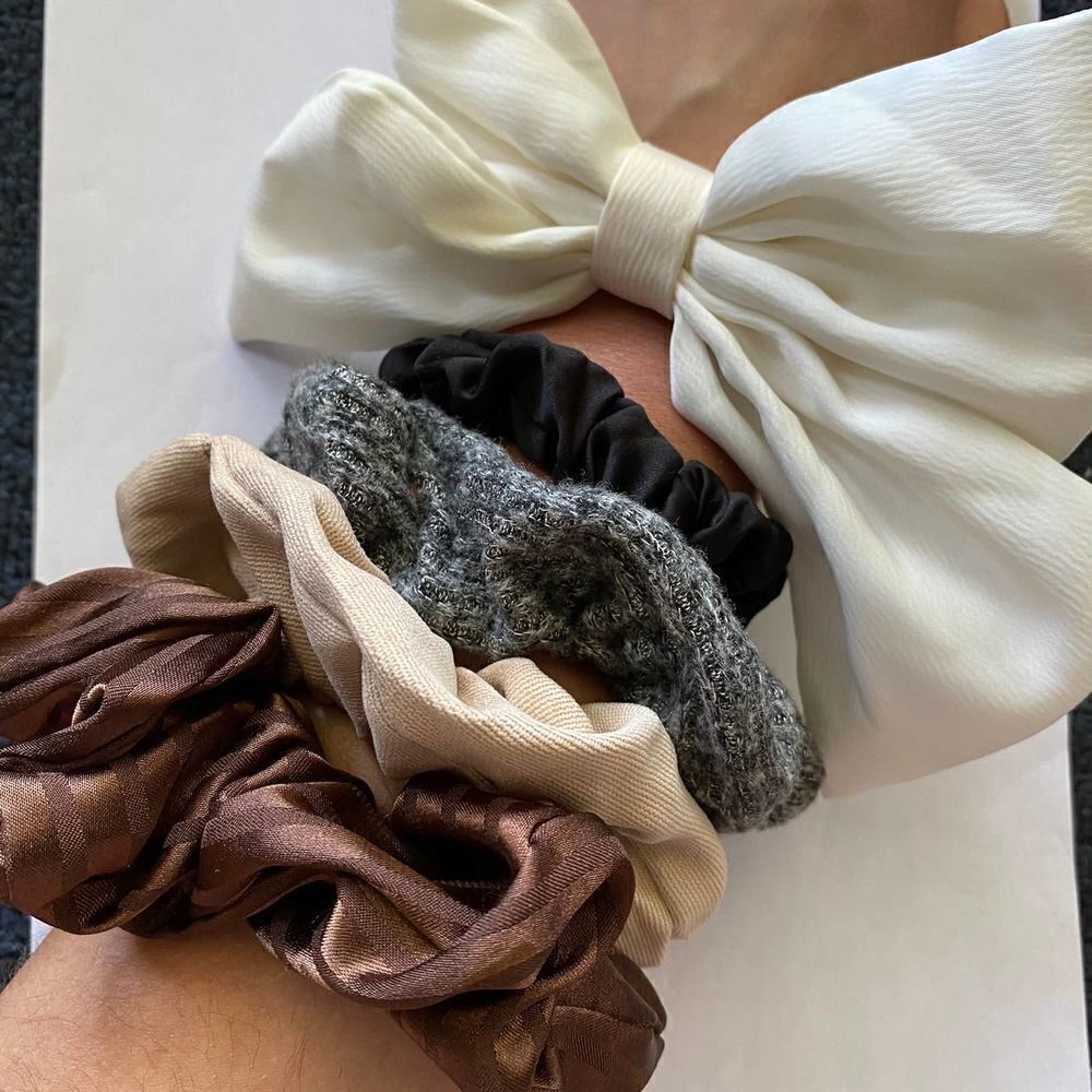 𝅺Set of 5 Scrunchies - White Bow Neutral